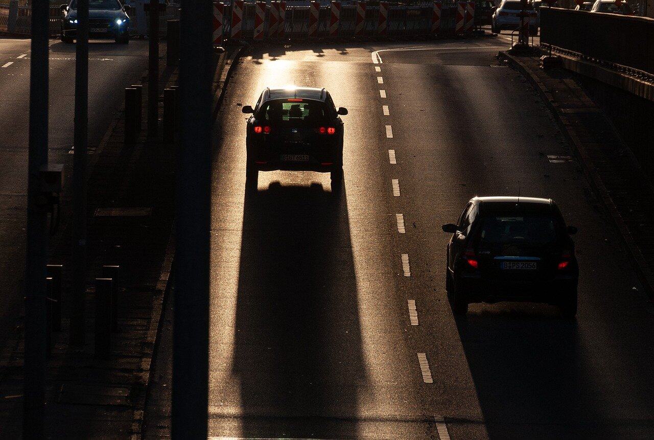 road-8587889_1280-迅捷PDF转换器.jpg