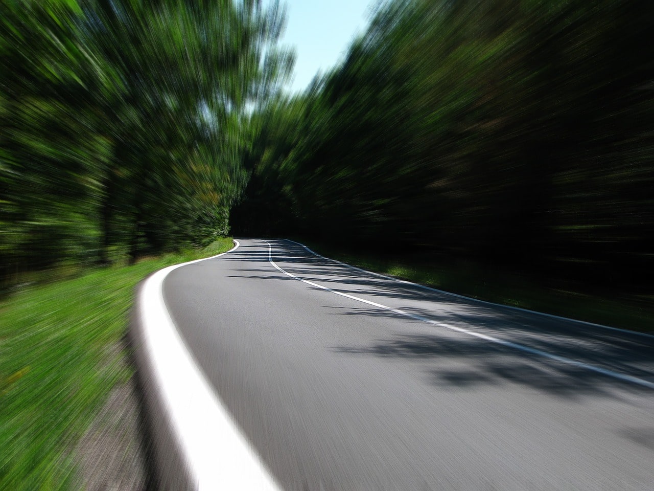 road-259815_1280 (1)-min.jpg