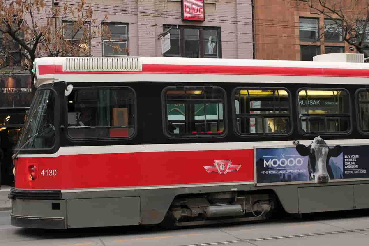 streetcar-2740614_1280_compressed.jpg