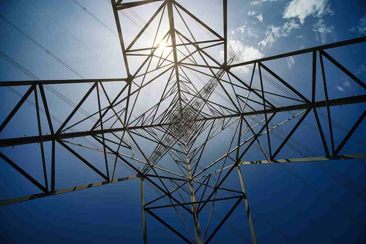 pylon-8574348_1280 (1)_compressed.jpg