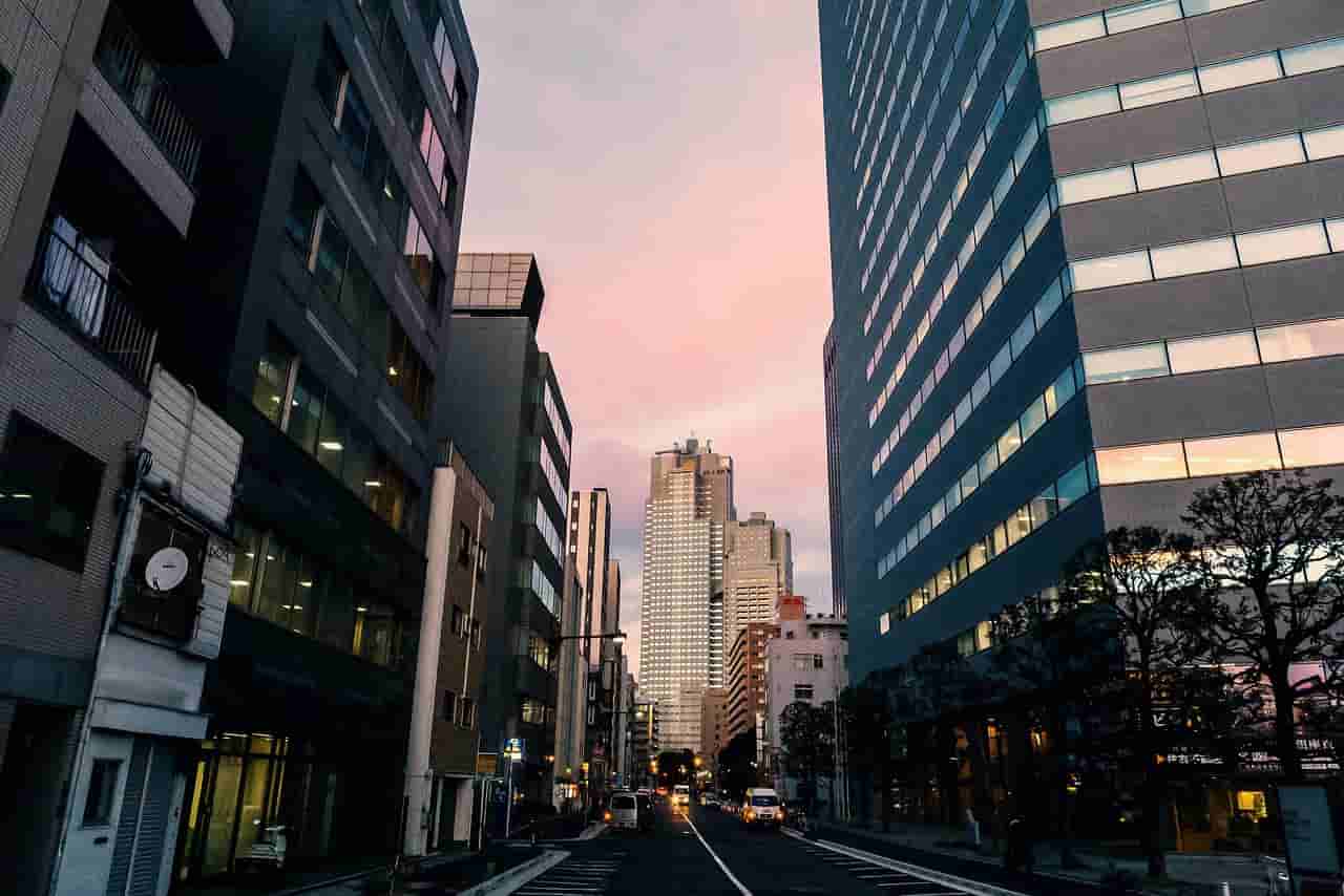 buildings-4013068_1280_compressed.jpg